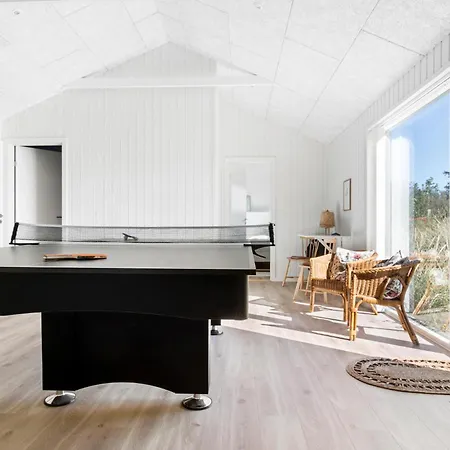Vakantiehuis Stunning In With Sauna